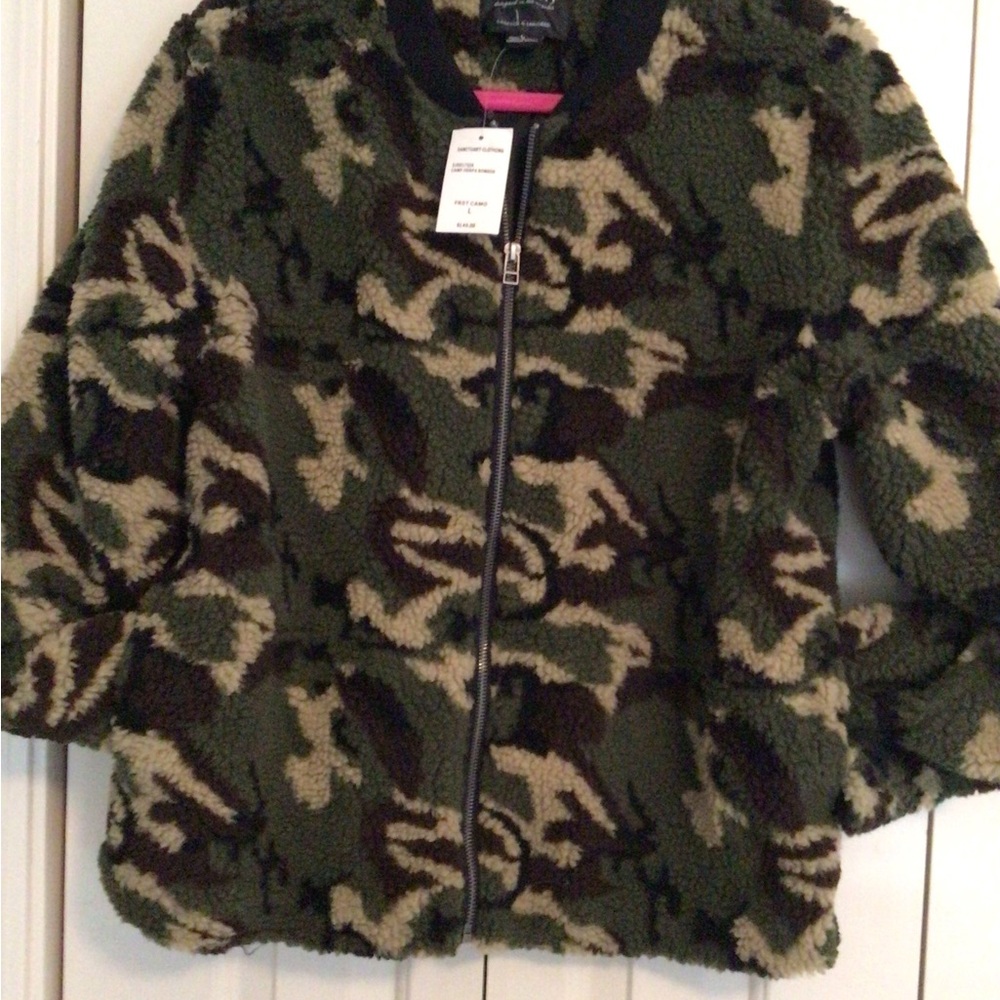 NWT Women’s Sanctuary Green Camouflage Sherpa Bomber Jacket Size L